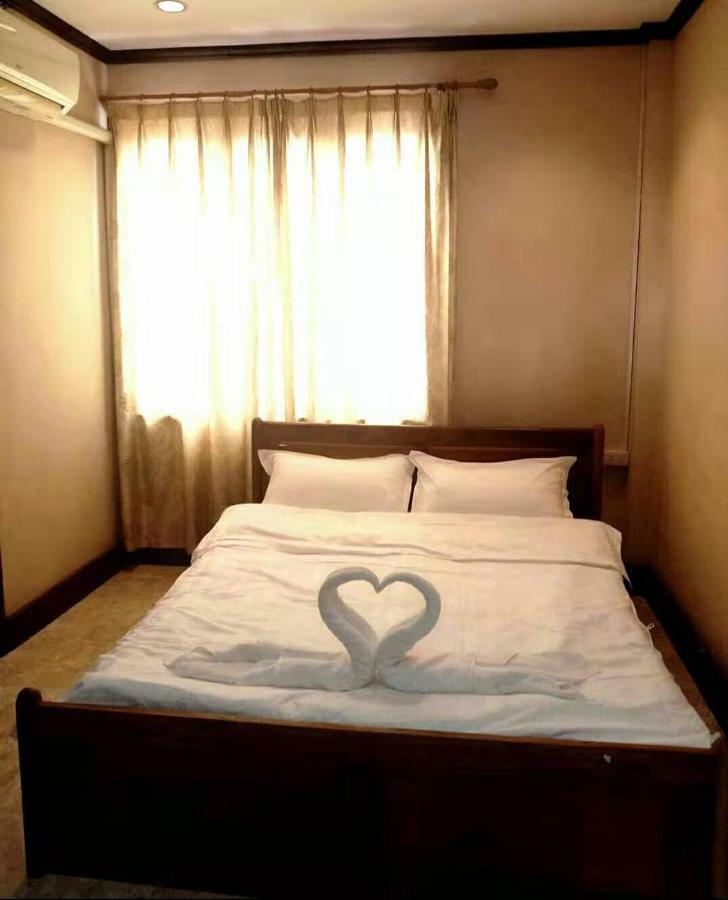 Green Land Hotel Ban Nongdouang Esterno foto