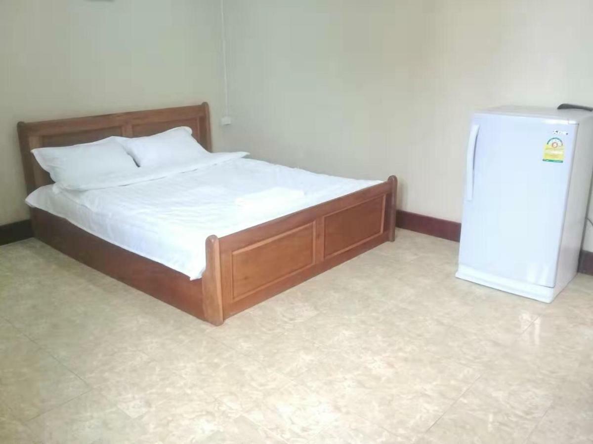 Green Land Hotel Ban Nongdouang Esterno foto