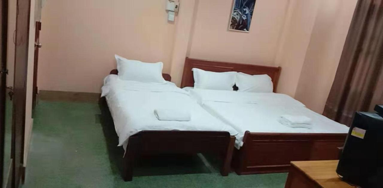 Green Land Hotel Ban Nongdouang Esterno foto