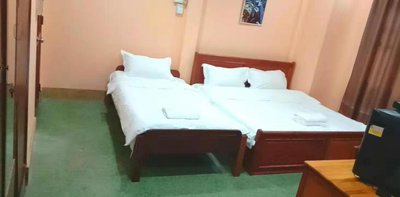 Green Land Hotel Ban Nongdouang Esterno foto